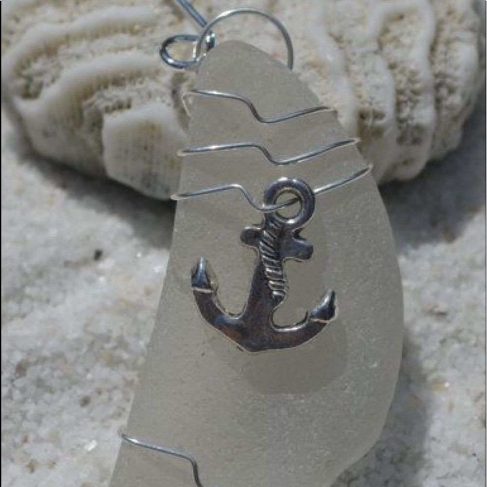 NWT Sea glass pendant
